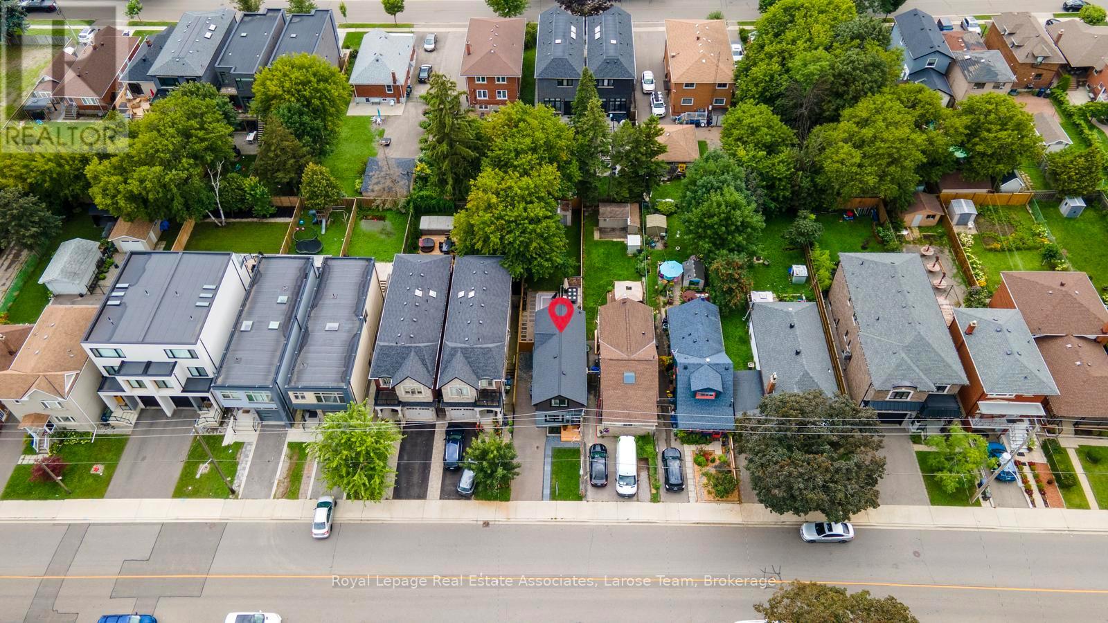 28 Thirtieth Street Property Photo 36