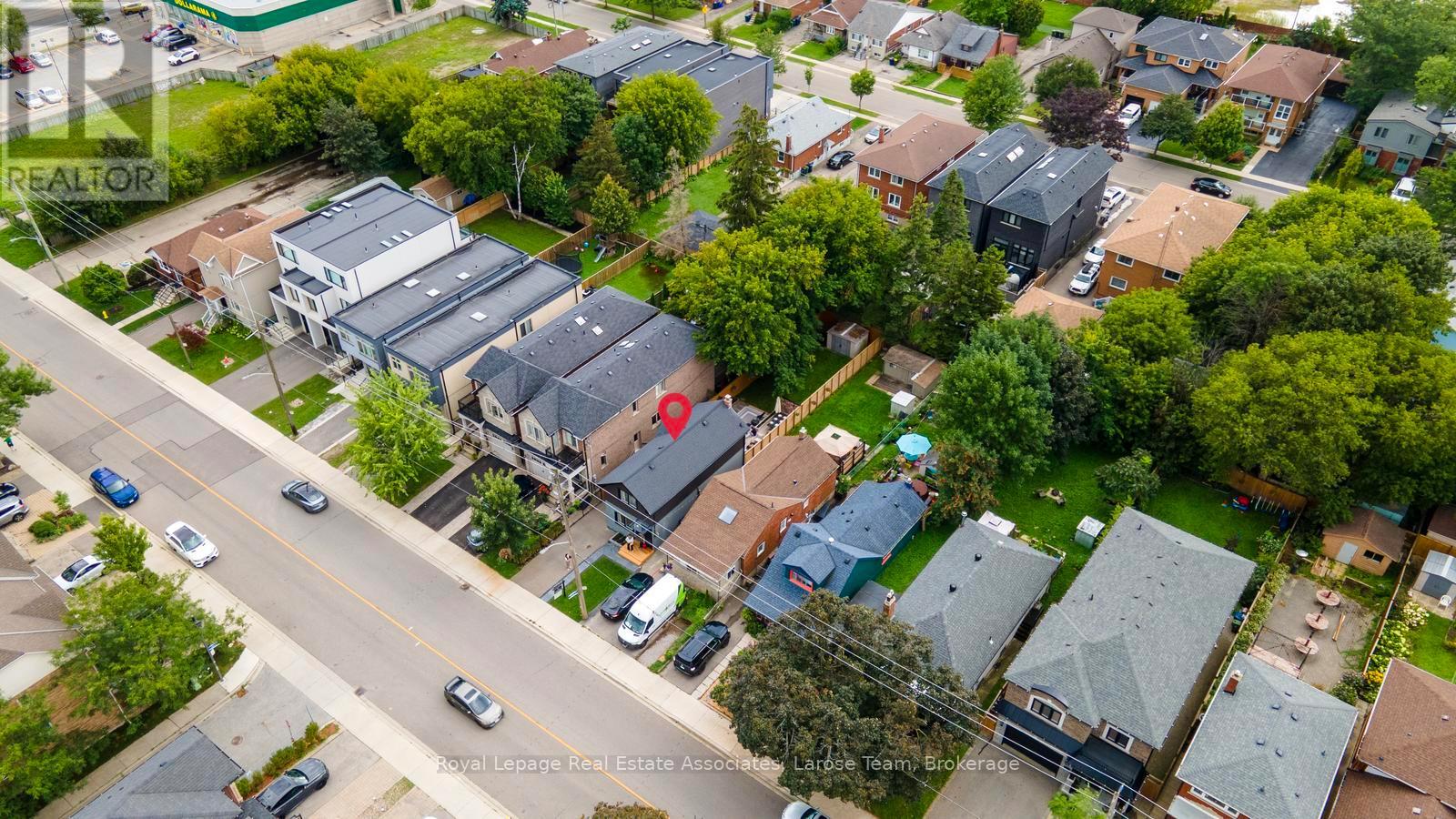 28 Thirtieth Street Property Photo 37