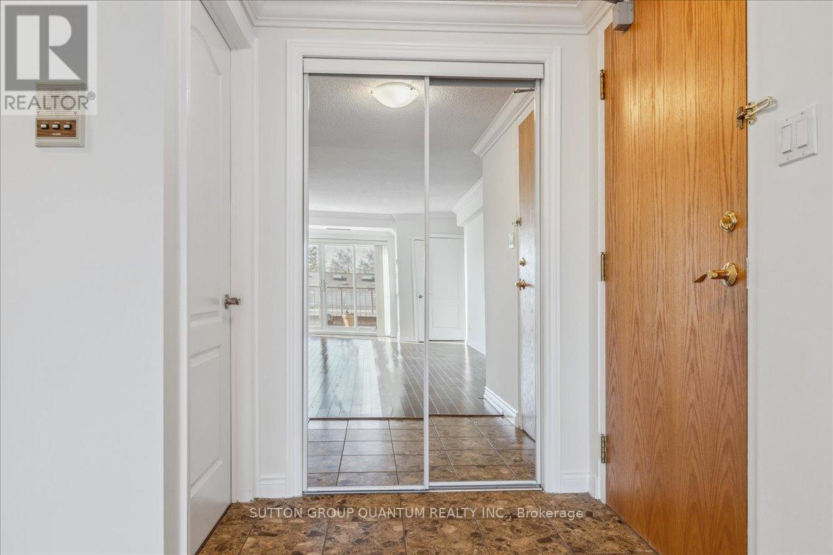 401 - 151 Robinson Street Property Photo 7