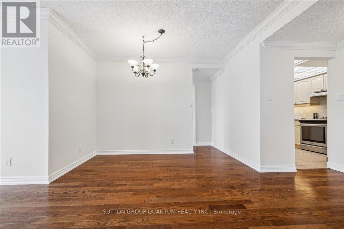 401 - 151 Robinson Street Property Photo 13
