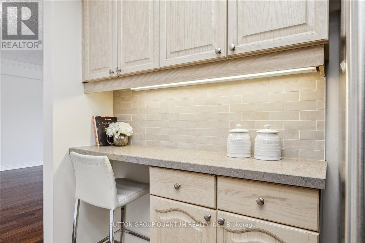 401 - 151 Robinson Street Property Photo 17