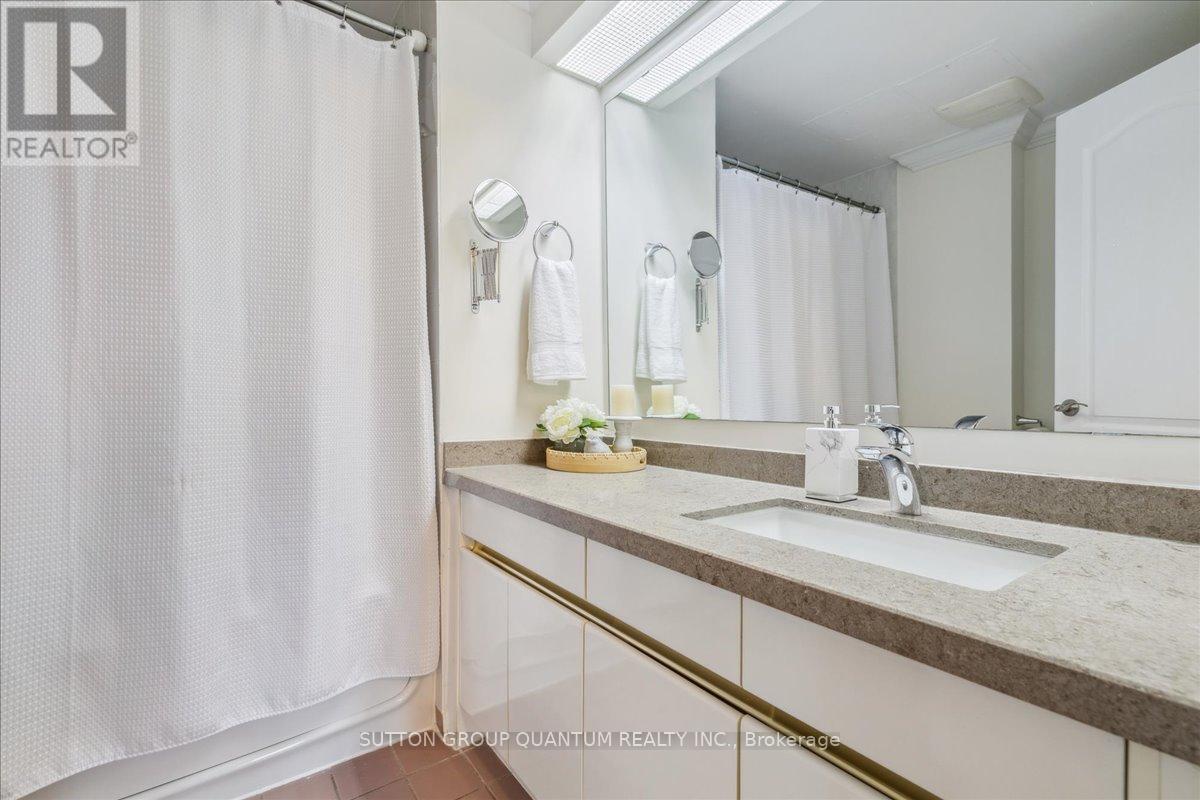 401 - 151 Robinson Street Property Photo 22