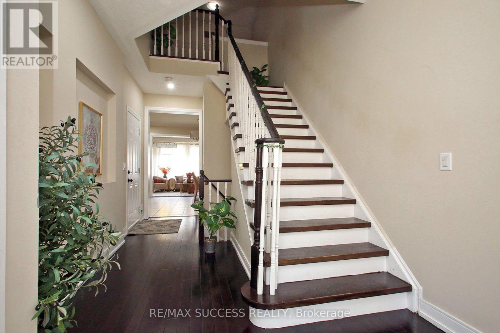 103 Donovan Heights Property Photo 4