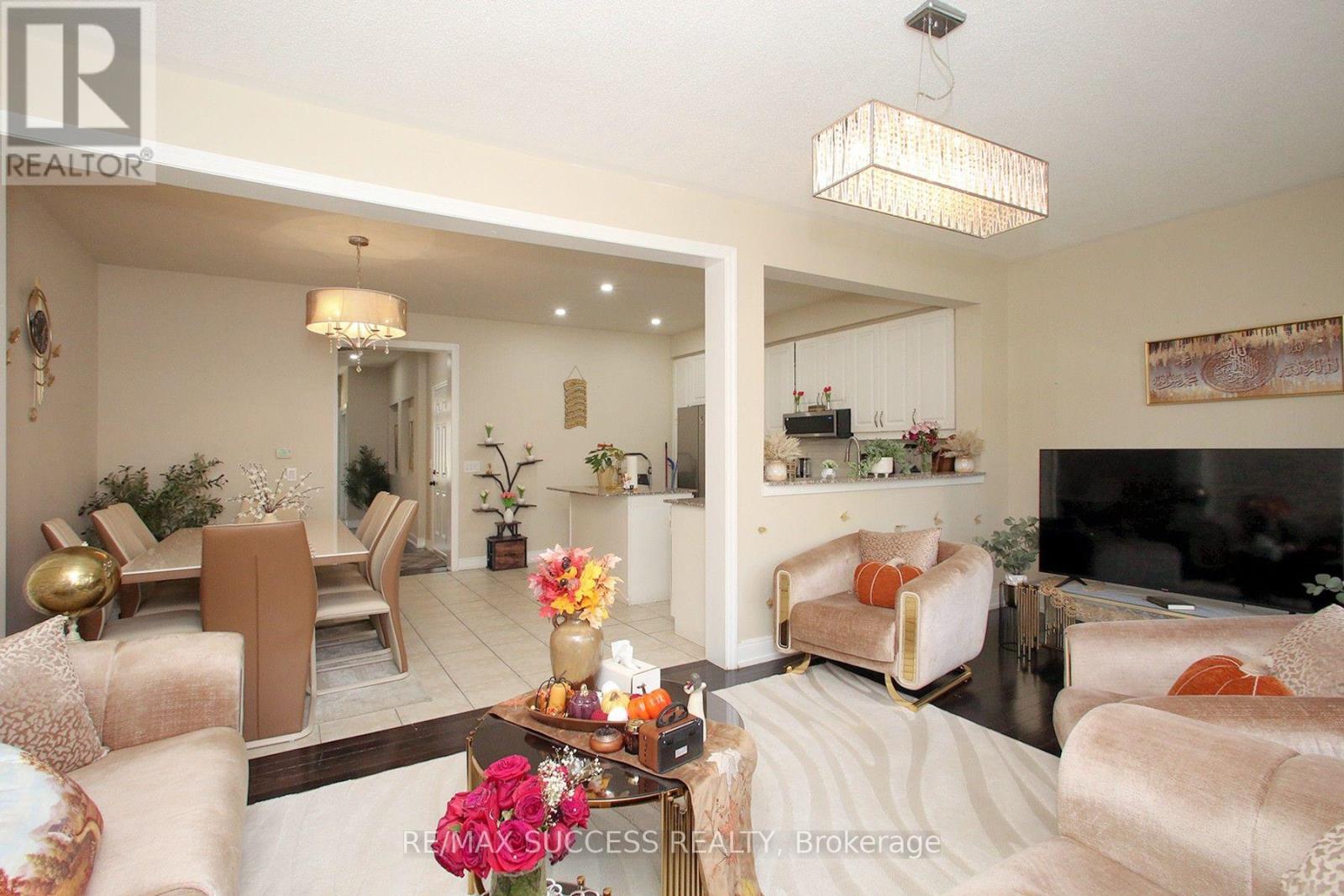 103 Donovan Heights Property Photo 8