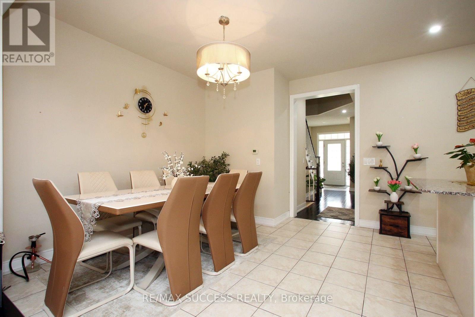 103 Donovan Heights Property Photo 11