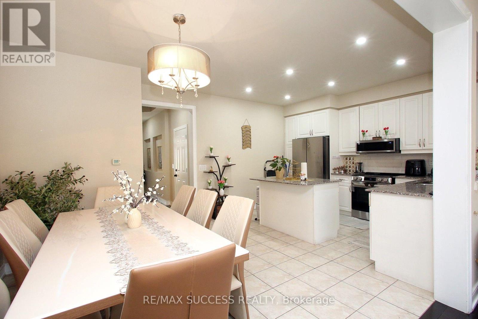 103 Donovan Heights Property Photo 12