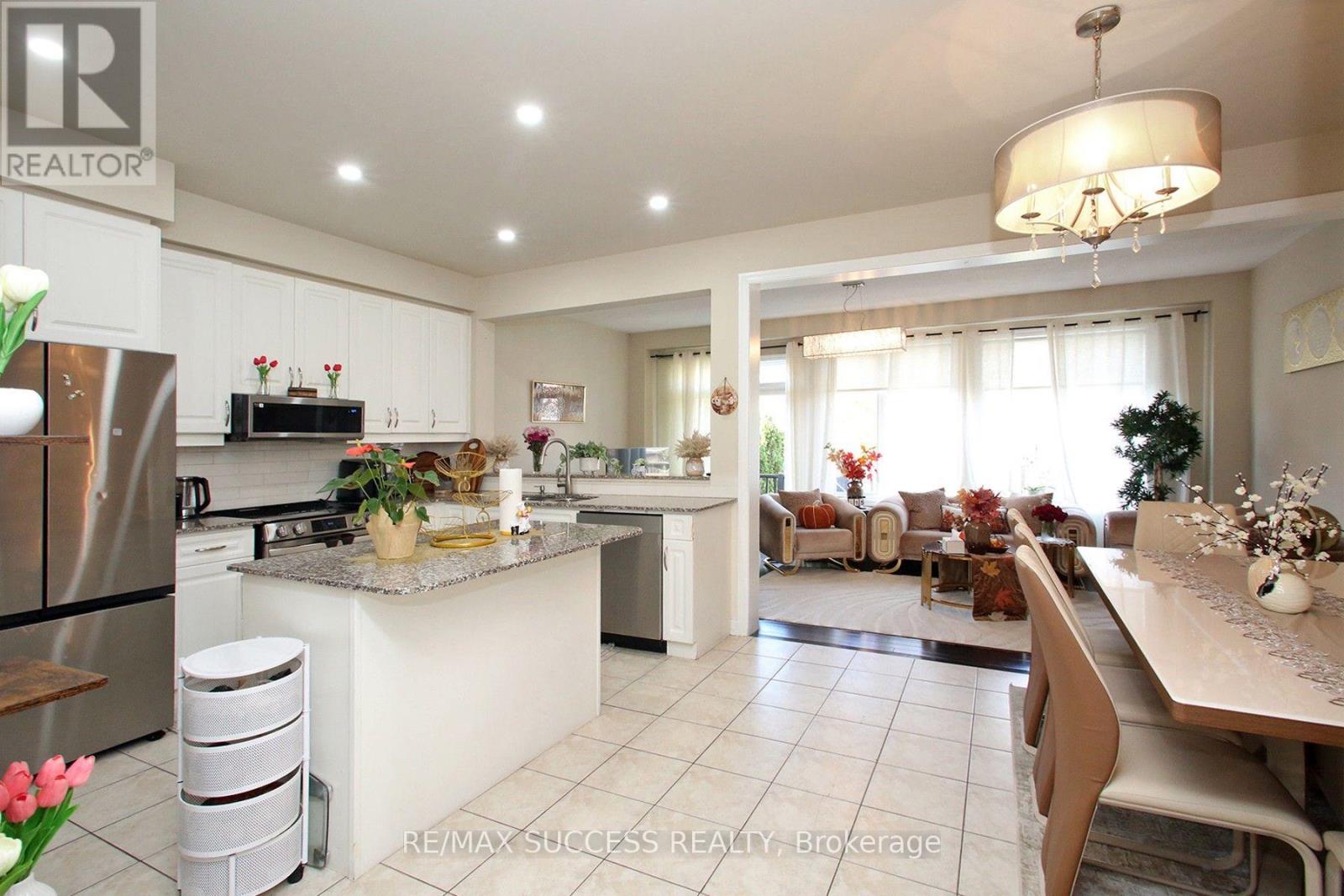 103 Donovan Heights Property Photo 16