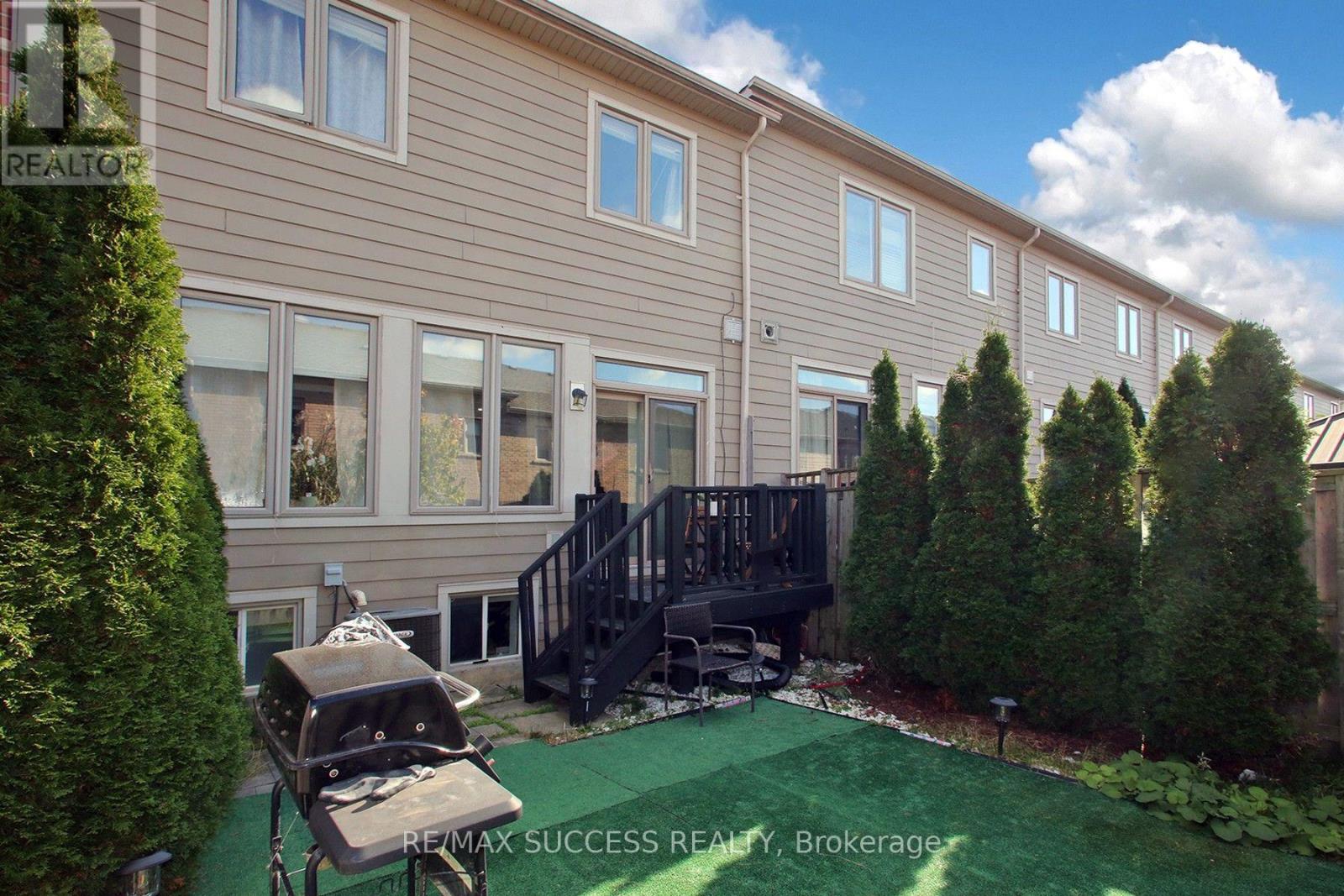 103 Donovan Heights Property Photo 28