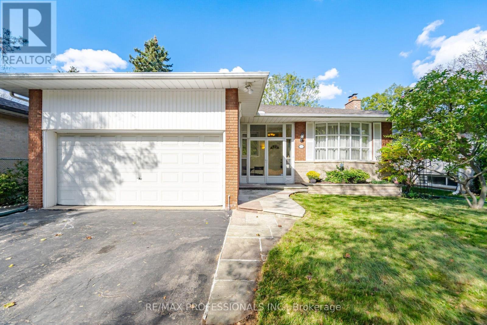 14 Strathdee Drive Property Photo 1