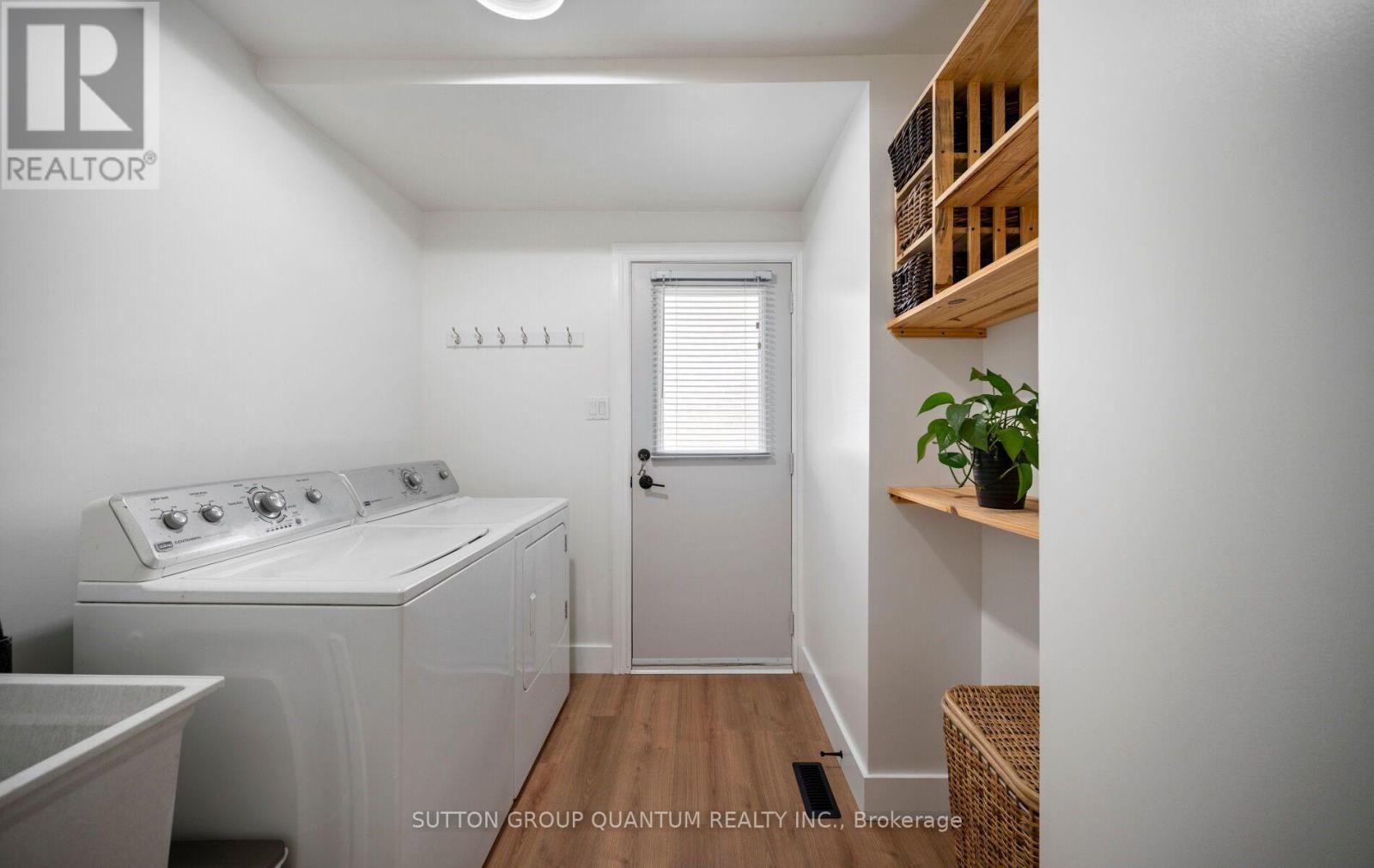 4071 Wheelwright Crescent Property Photo 16
