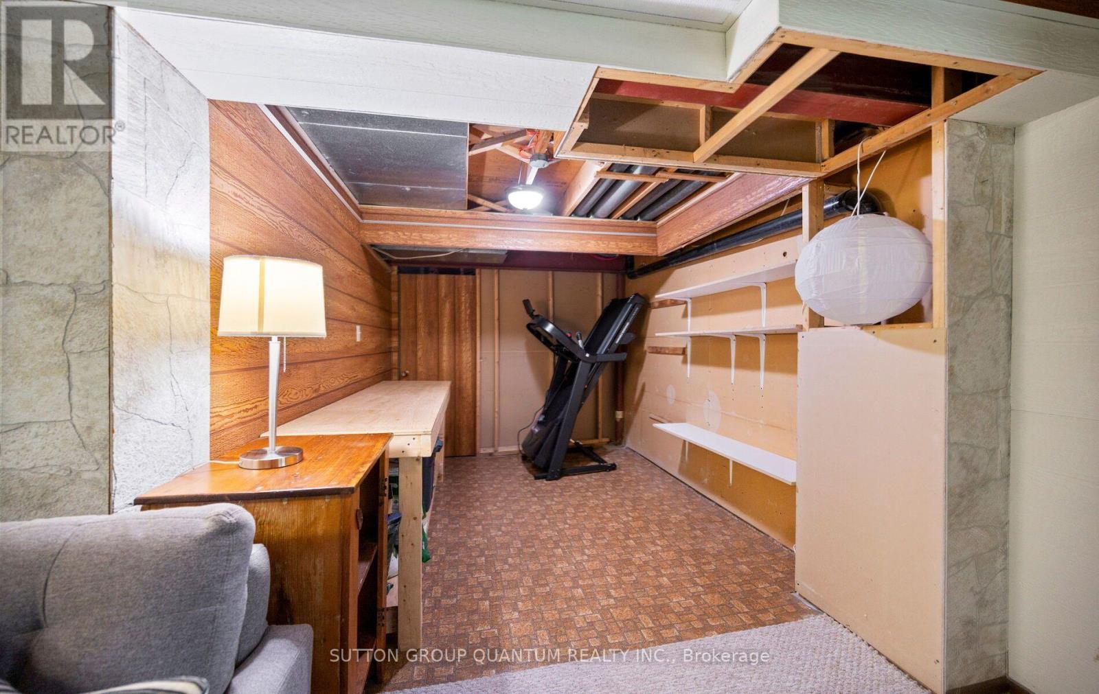 4071 Wheelwright Crescent Property Photo 26
