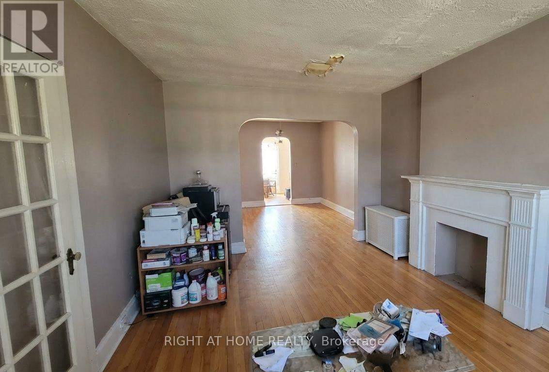 37 Deforest Road Property Photo 4