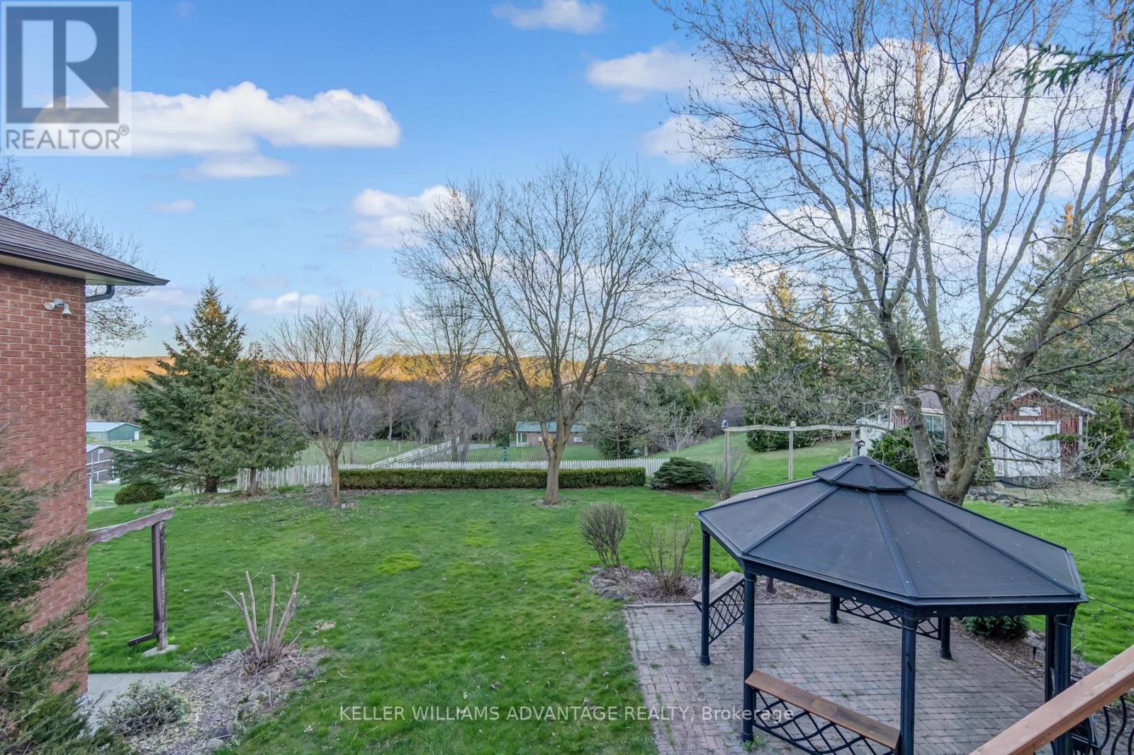 Upper Unit - 3100 30 Side Road Property Photo 22