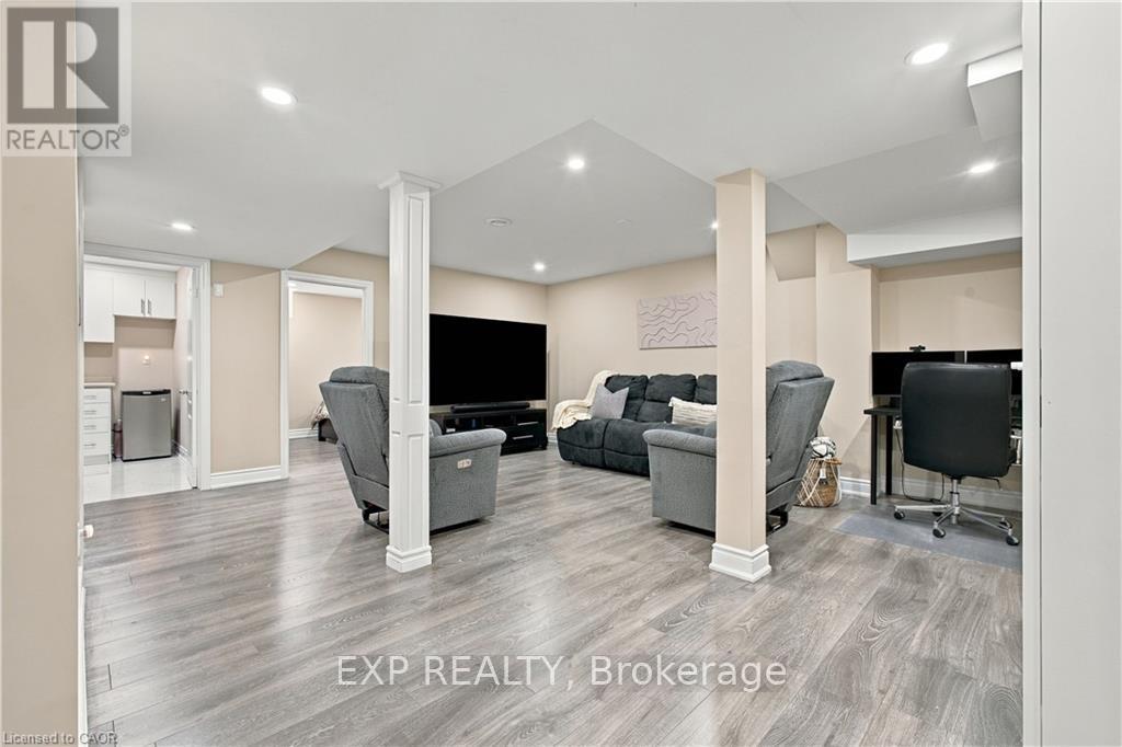 24 - 3275 Stalybridge Drive Property Photo 29