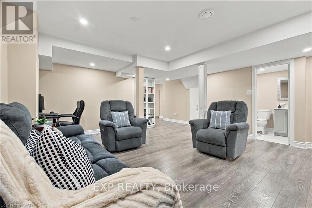 24 - 3275 Stalybridge Drive Property Photo 30