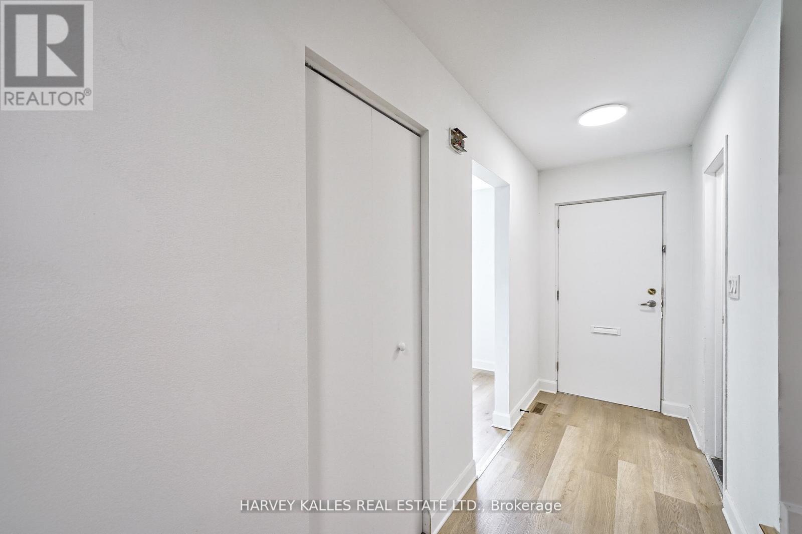 Th602 - 2012 Sheppard Avenue W Property Photo 5