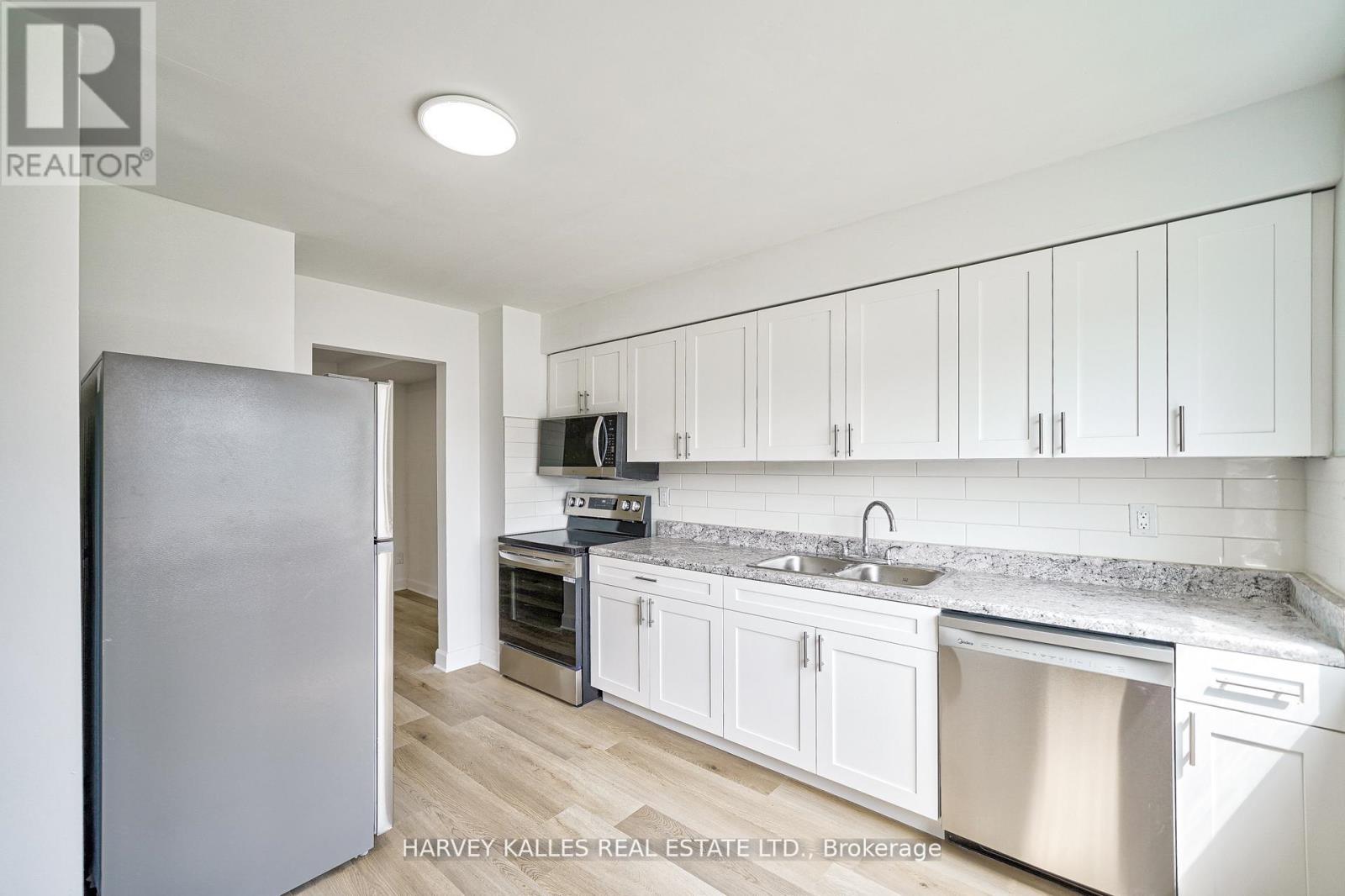 Th602 - 2012 Sheppard Avenue W Property Photo 9