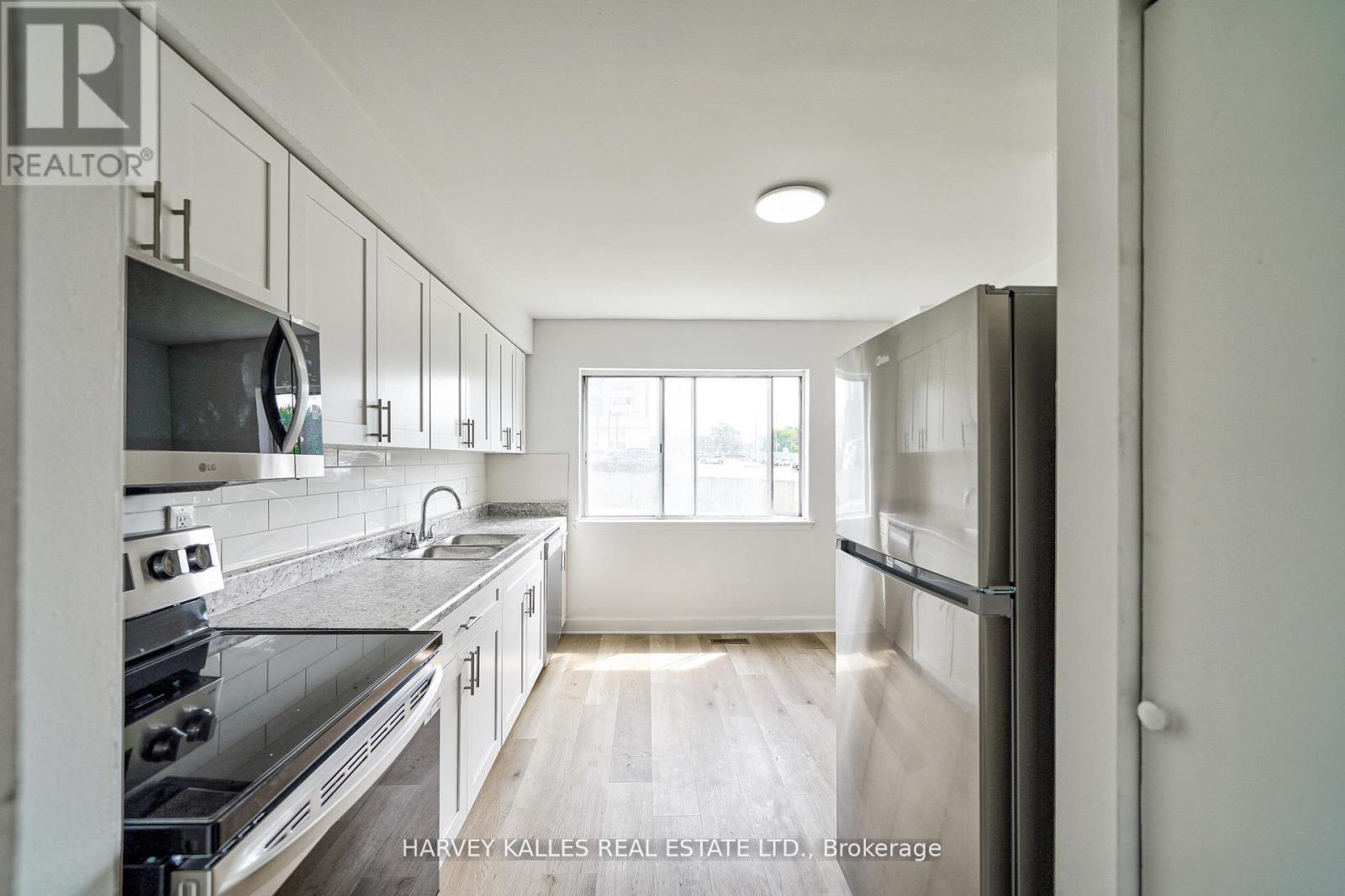 Th602 - 2012 Sheppard Avenue W Property Photo 12