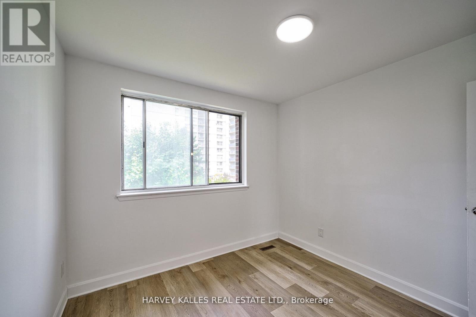 Th602 - 2012 Sheppard Avenue W Property Photo 27