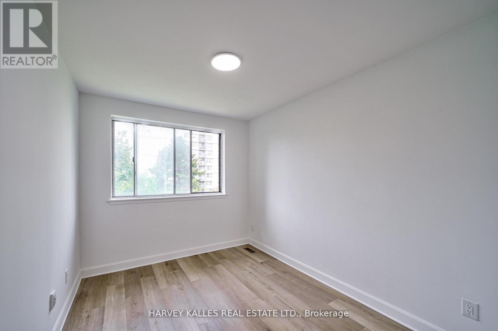 Th602 - 2012 Sheppard Avenue W Property Photo 28