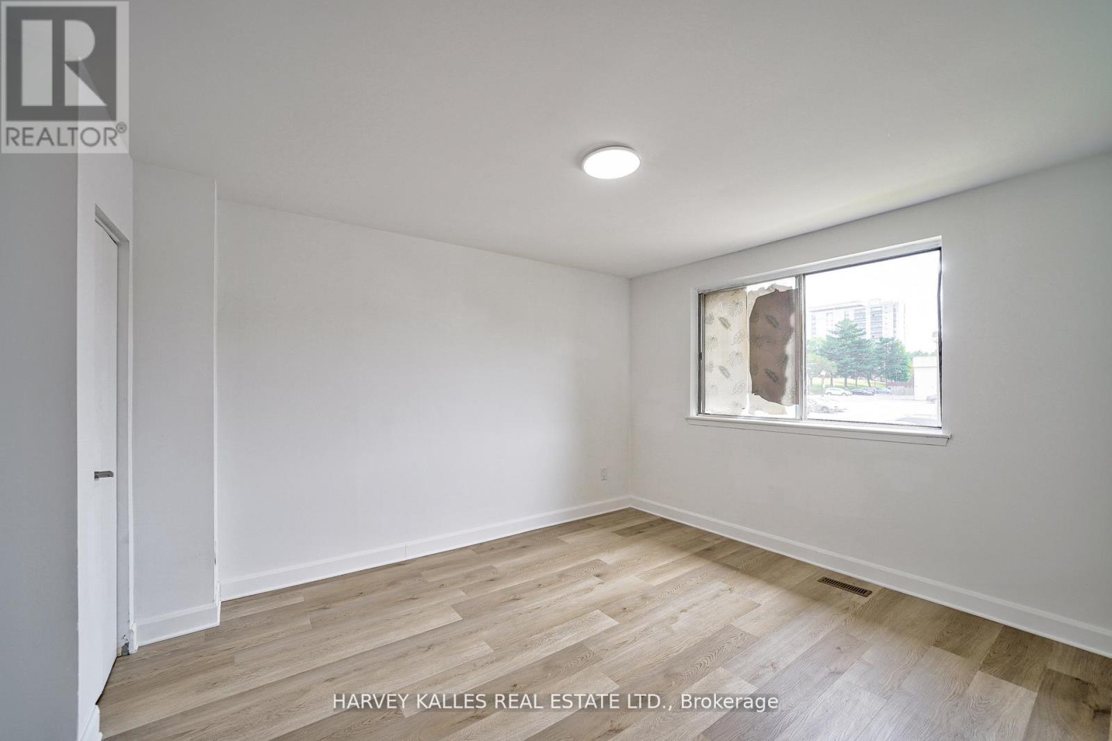 Th602 - 2012 Sheppard Avenue W Property Photo 31