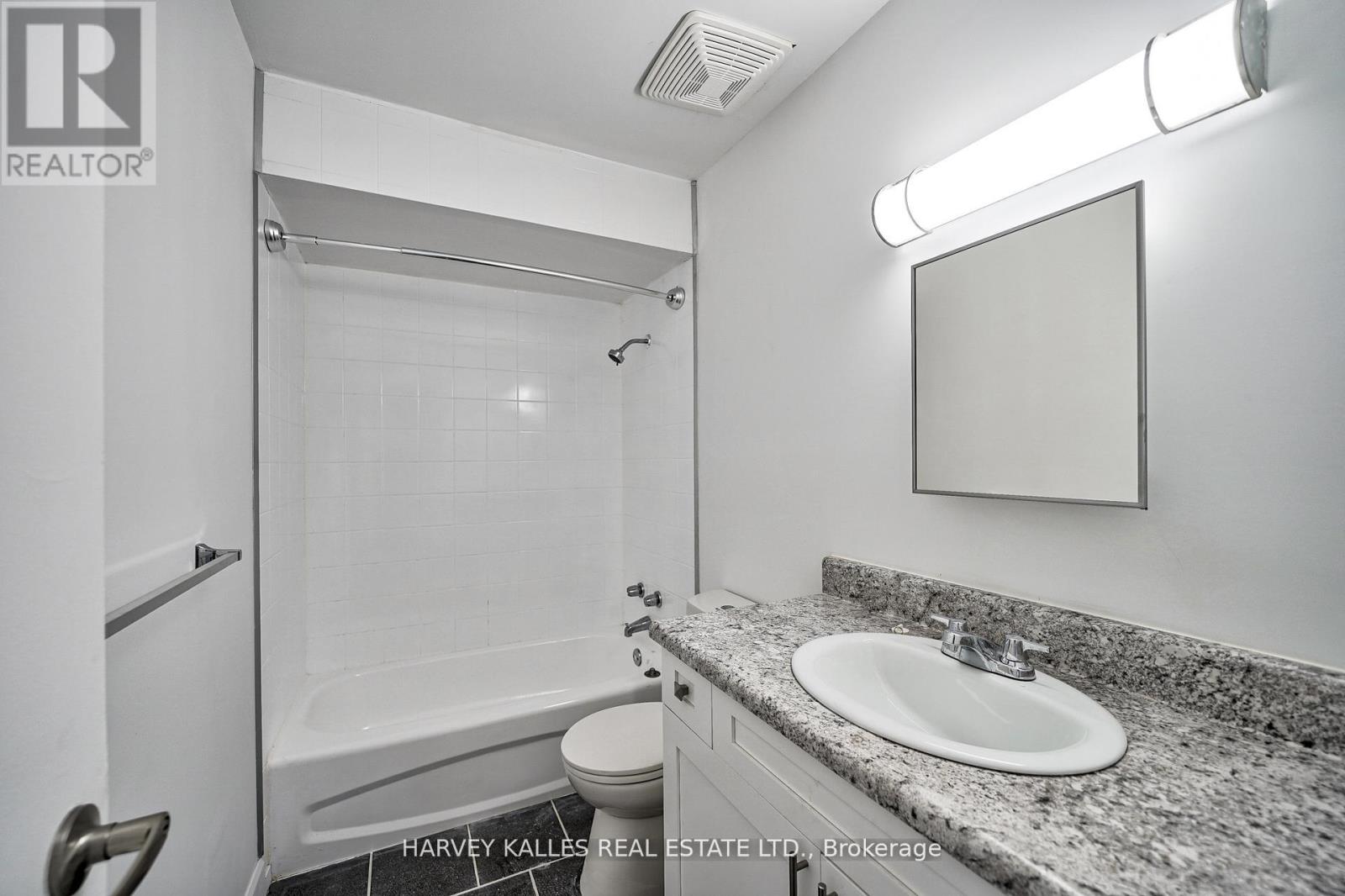 Th602 - 2012 Sheppard Avenue W Property Photo 32