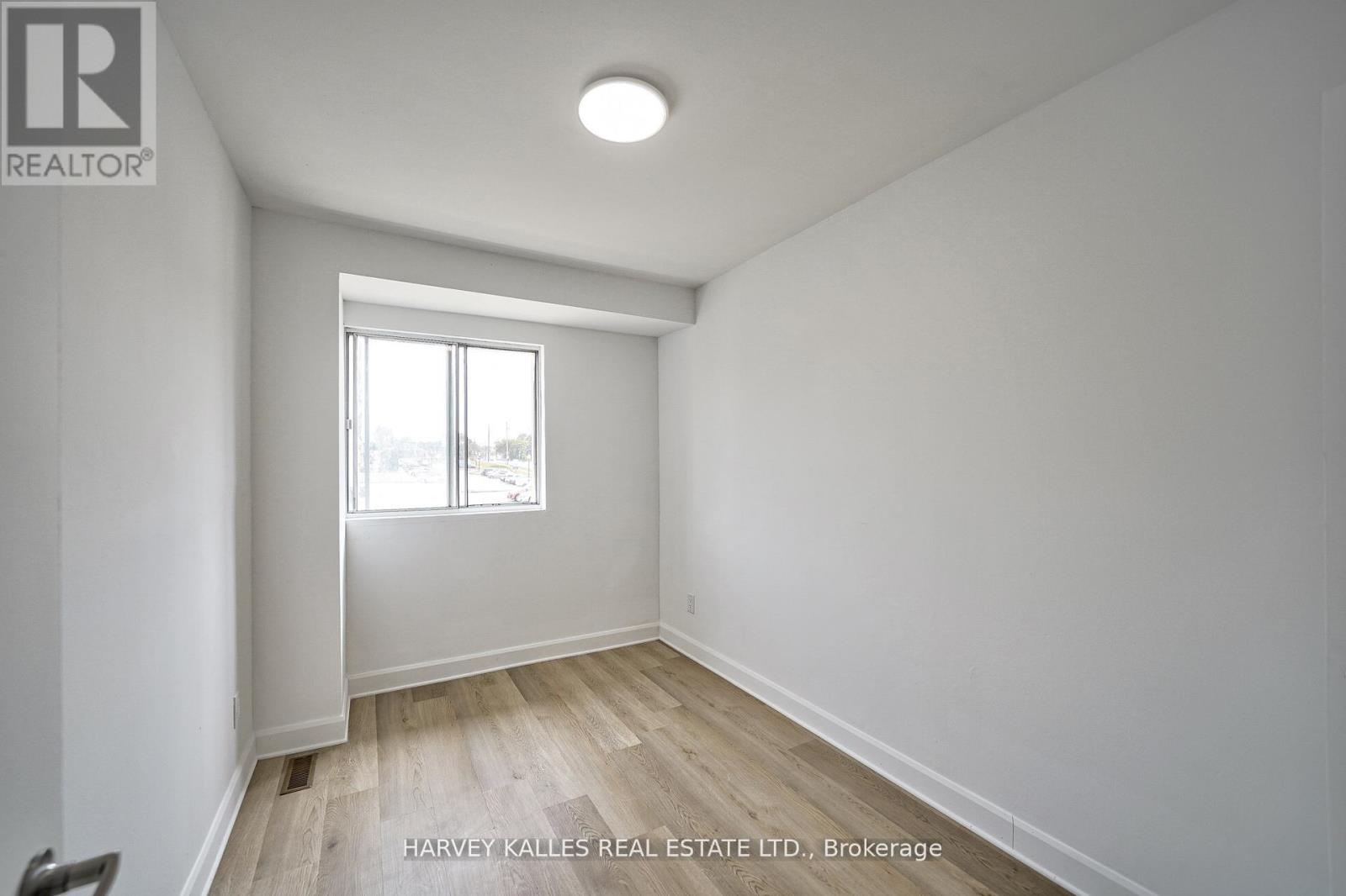 Th602 - 2012 Sheppard Avenue W Property Photo 35