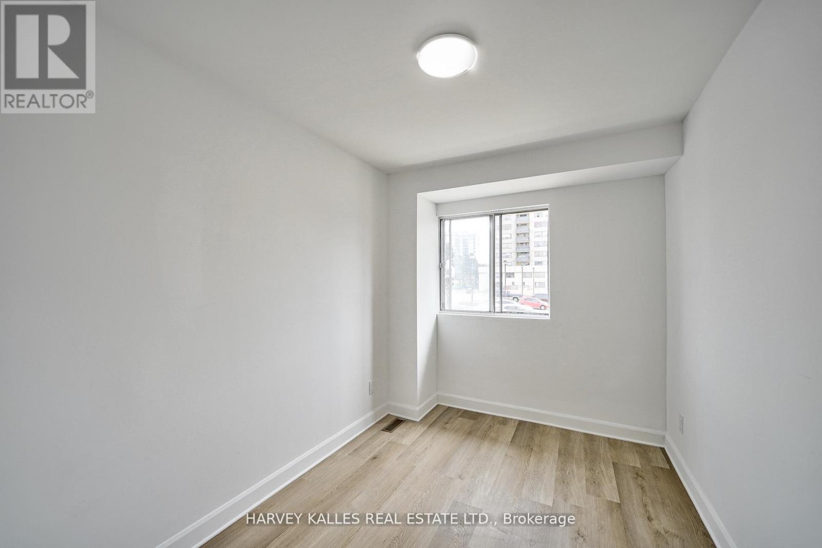 Th602 - 2012 Sheppard Avenue W Property Photo 36