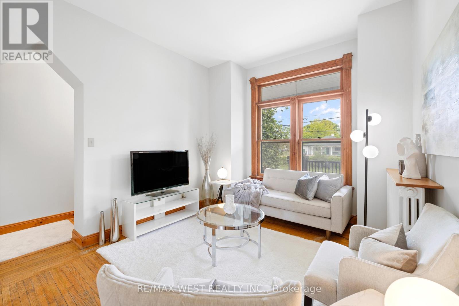 151 Humberside Avenue Property Photo 3
