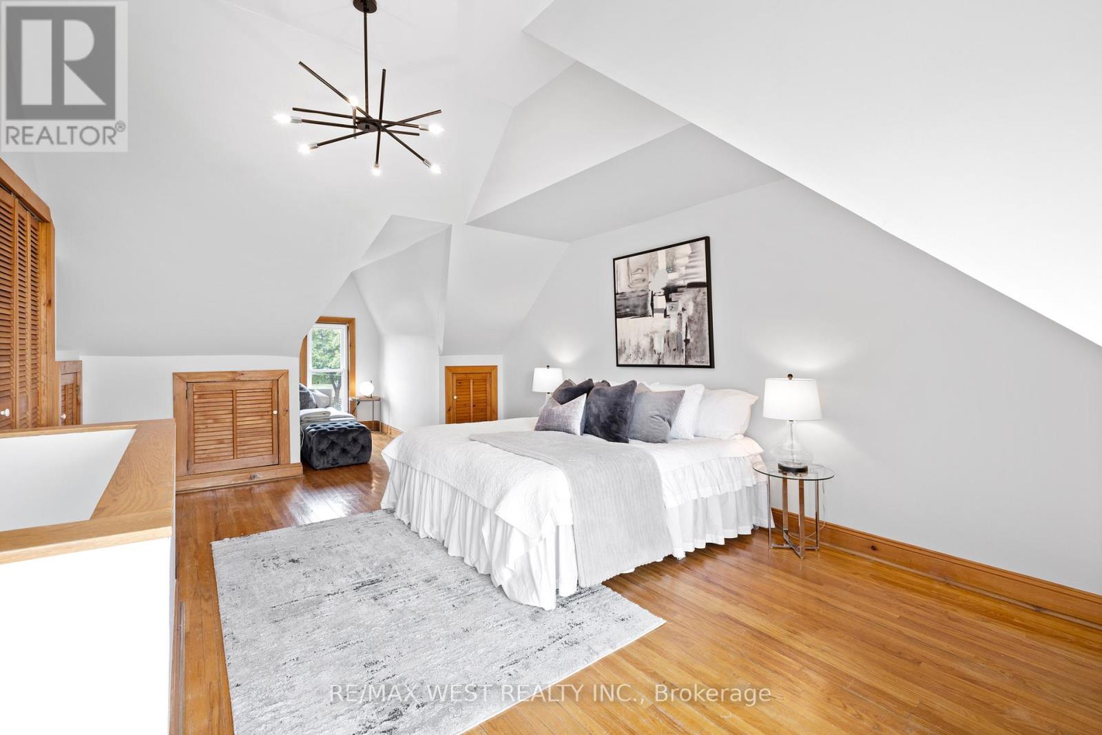 151 Humberside Avenue Property Photo 16