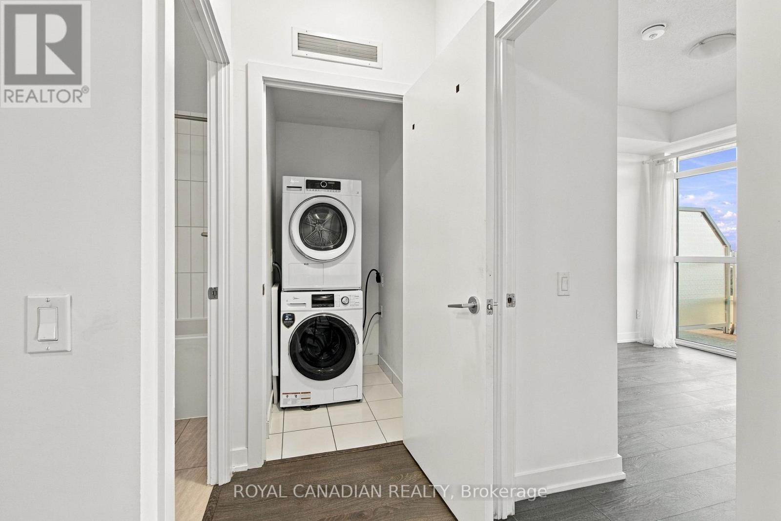 2801 - 251 Manitoba Street Property Photo 11