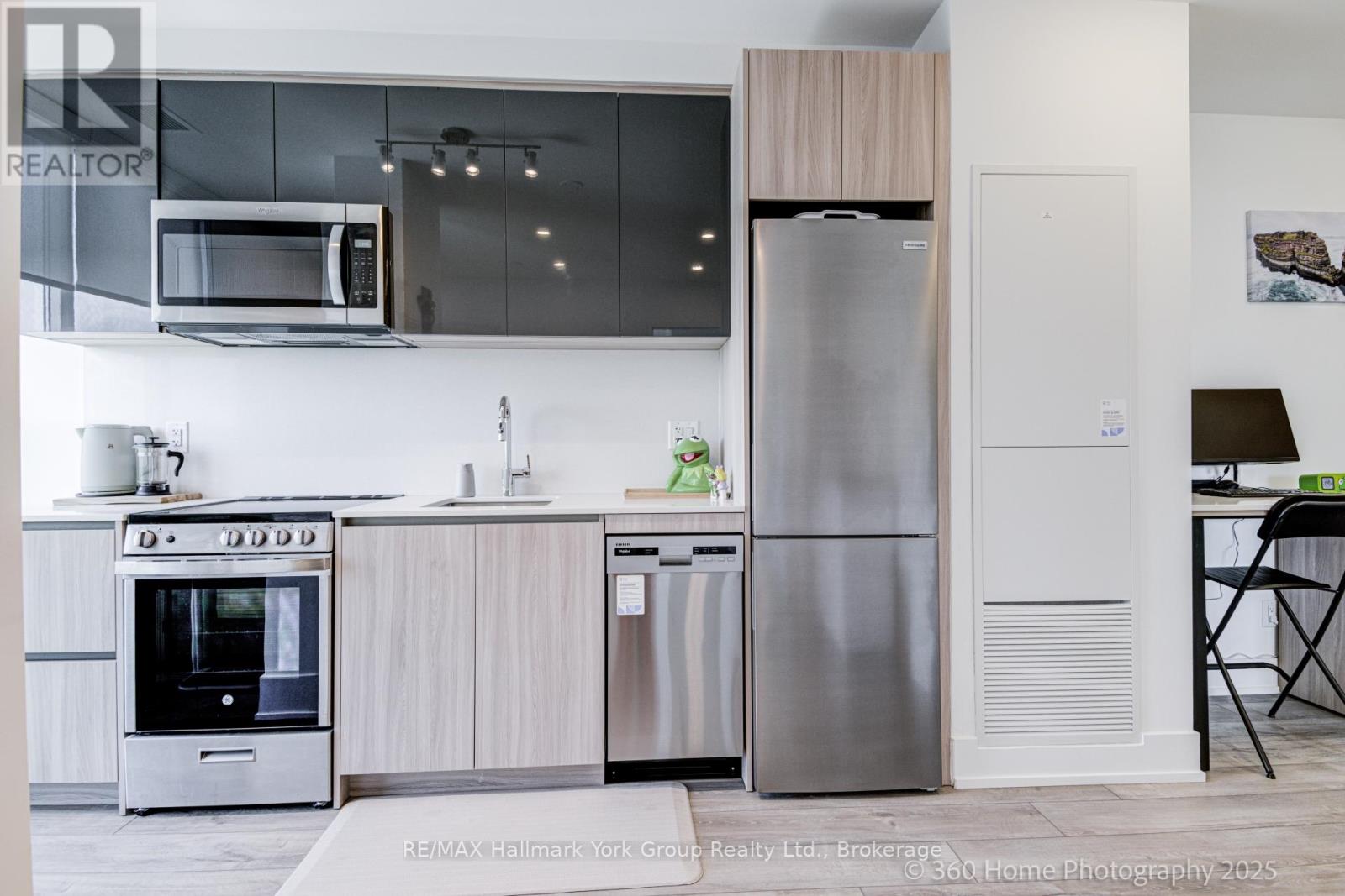 534 - 3100 Keele Street Property Photo 8