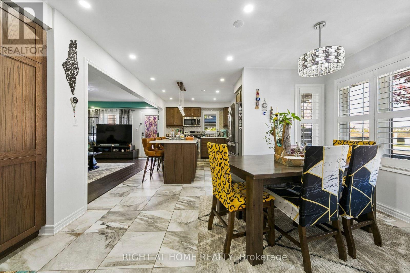 313 Gillett Point Property Photo 18