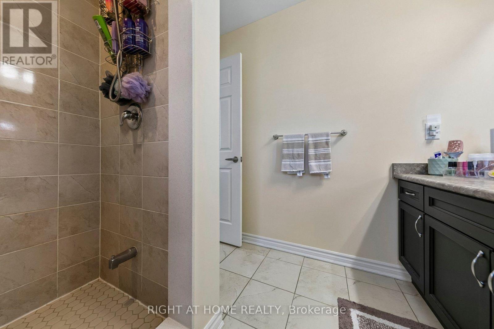 313 Gillett Point Property Photo 29