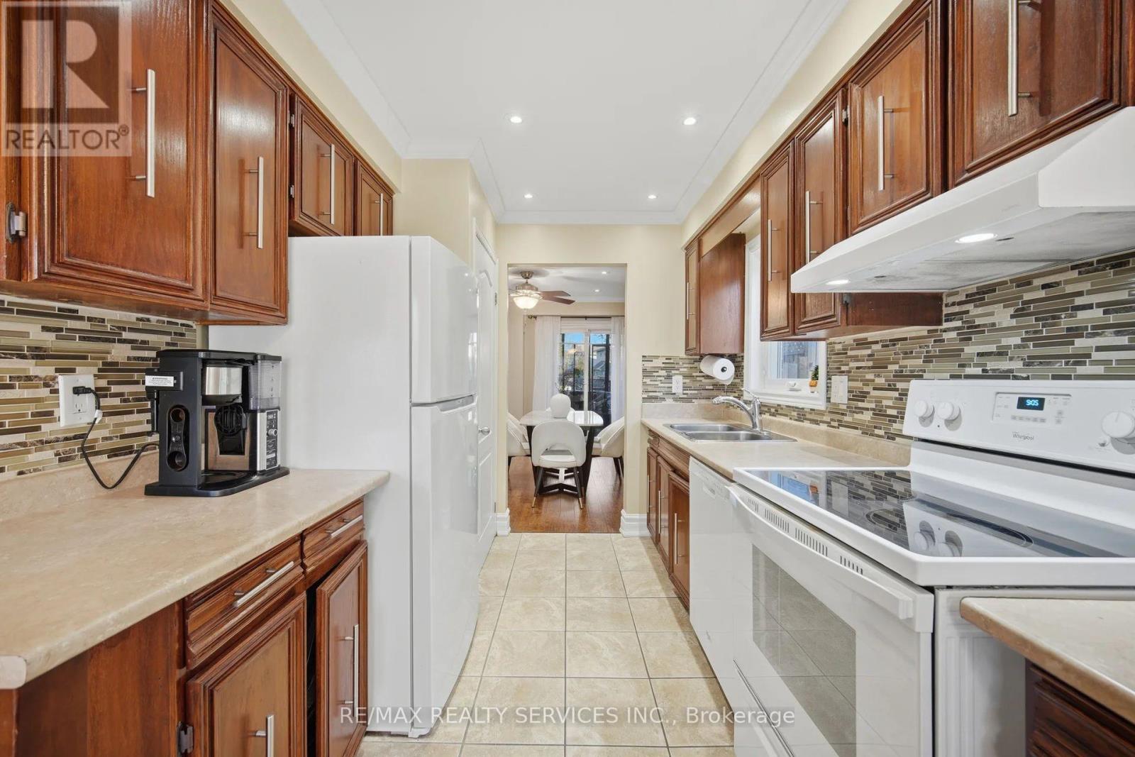 47 Lindridge Avenue Property Photo 8