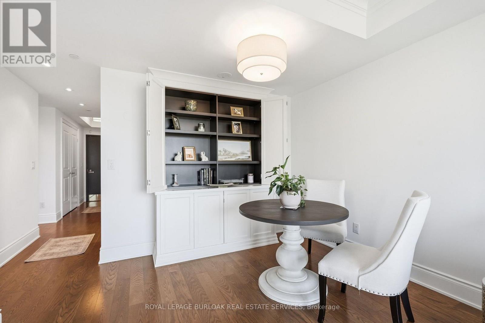 711 - 3500 Lakeshore Road W Property Photo 11