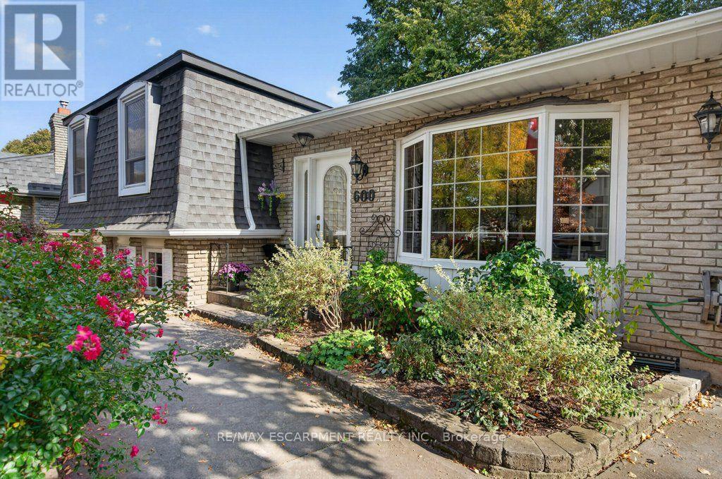 600 Holly Hill Crescent Property Photo 4