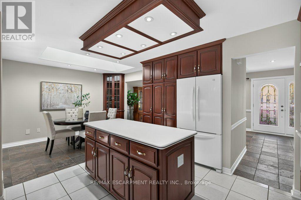 600 Holly Hill Crescent Property Photo 16