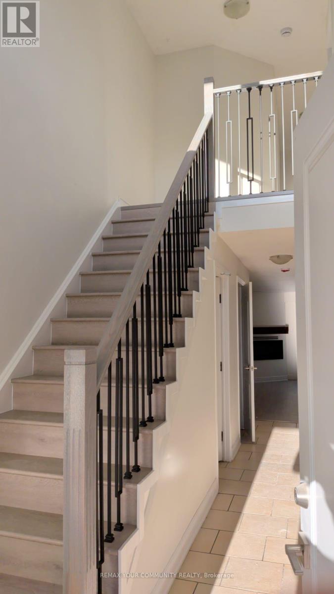 Upper - 4 Malabar Crescent S Property Photo 2