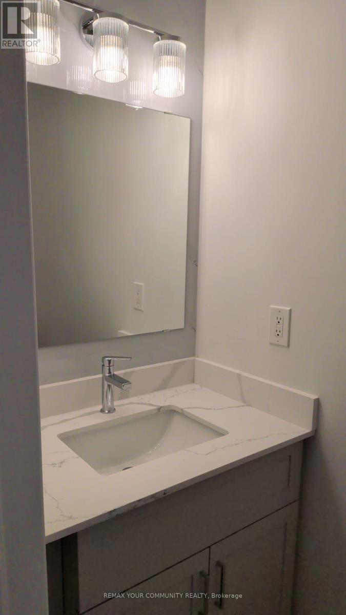 Upper - 4 Malabar Crescent S Property Photo 3
