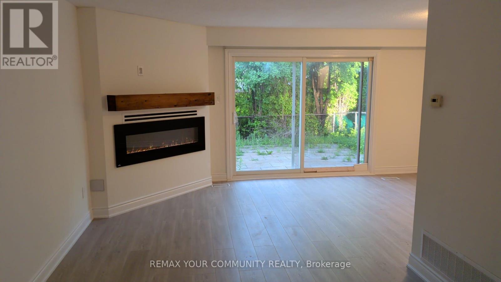 Upper - 4 Malabar Crescent S Property Photo 6