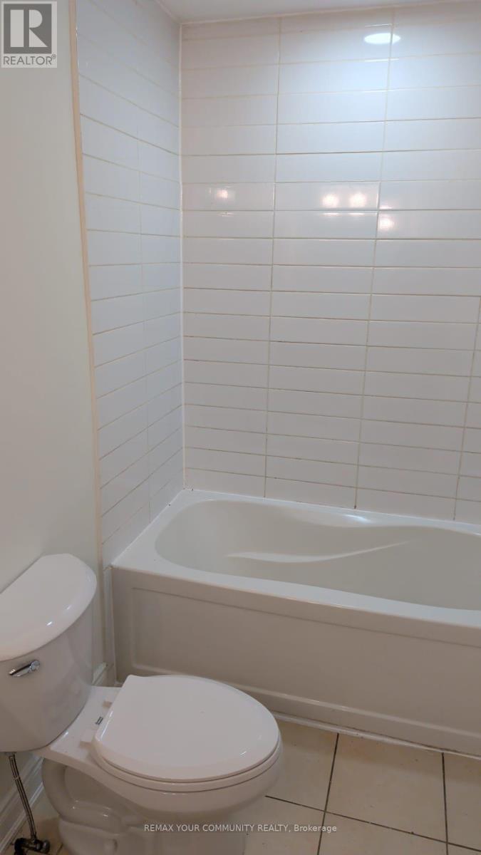 Upper - 4 Malabar Crescent S Property Photo 11
