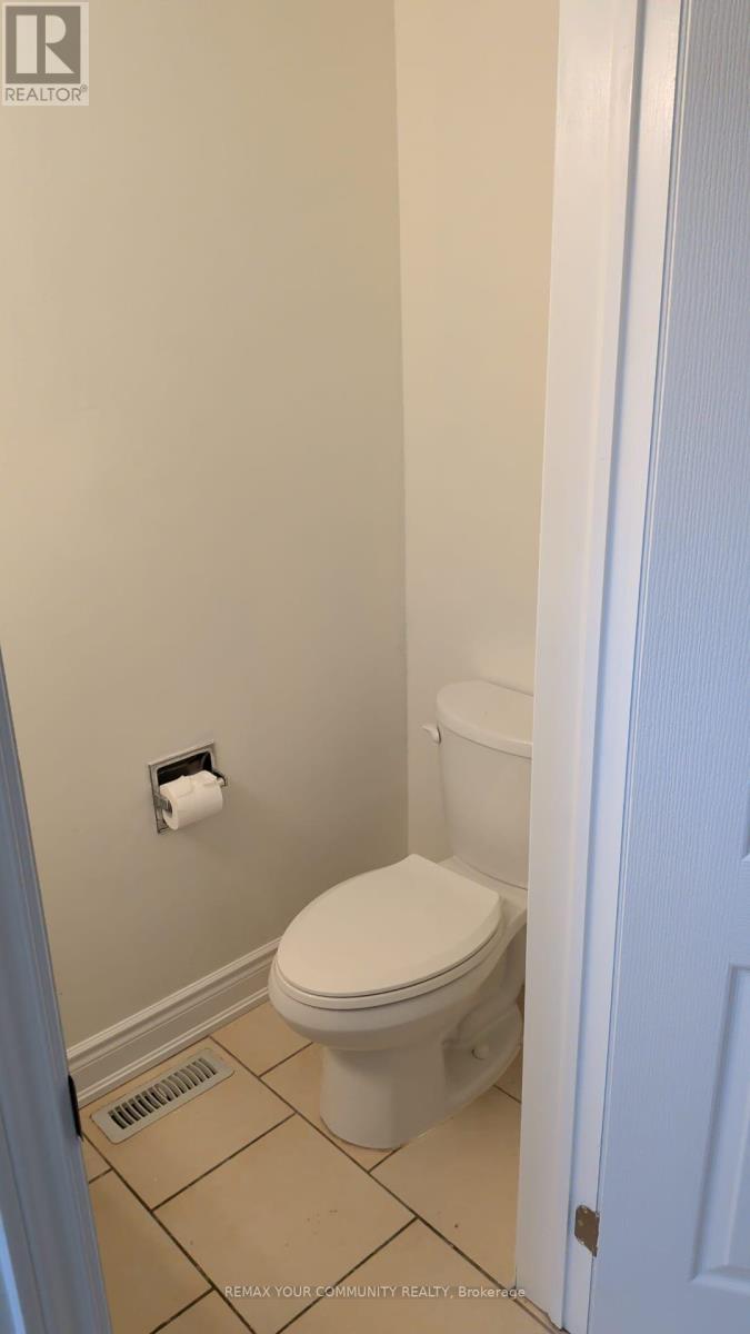 Upper - 4 Malabar Crescent S Property Photo 15