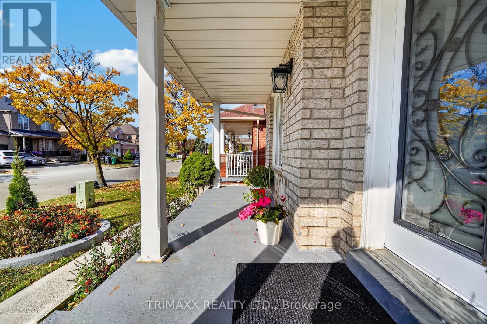 19 Leopard Gate Property Photo 3