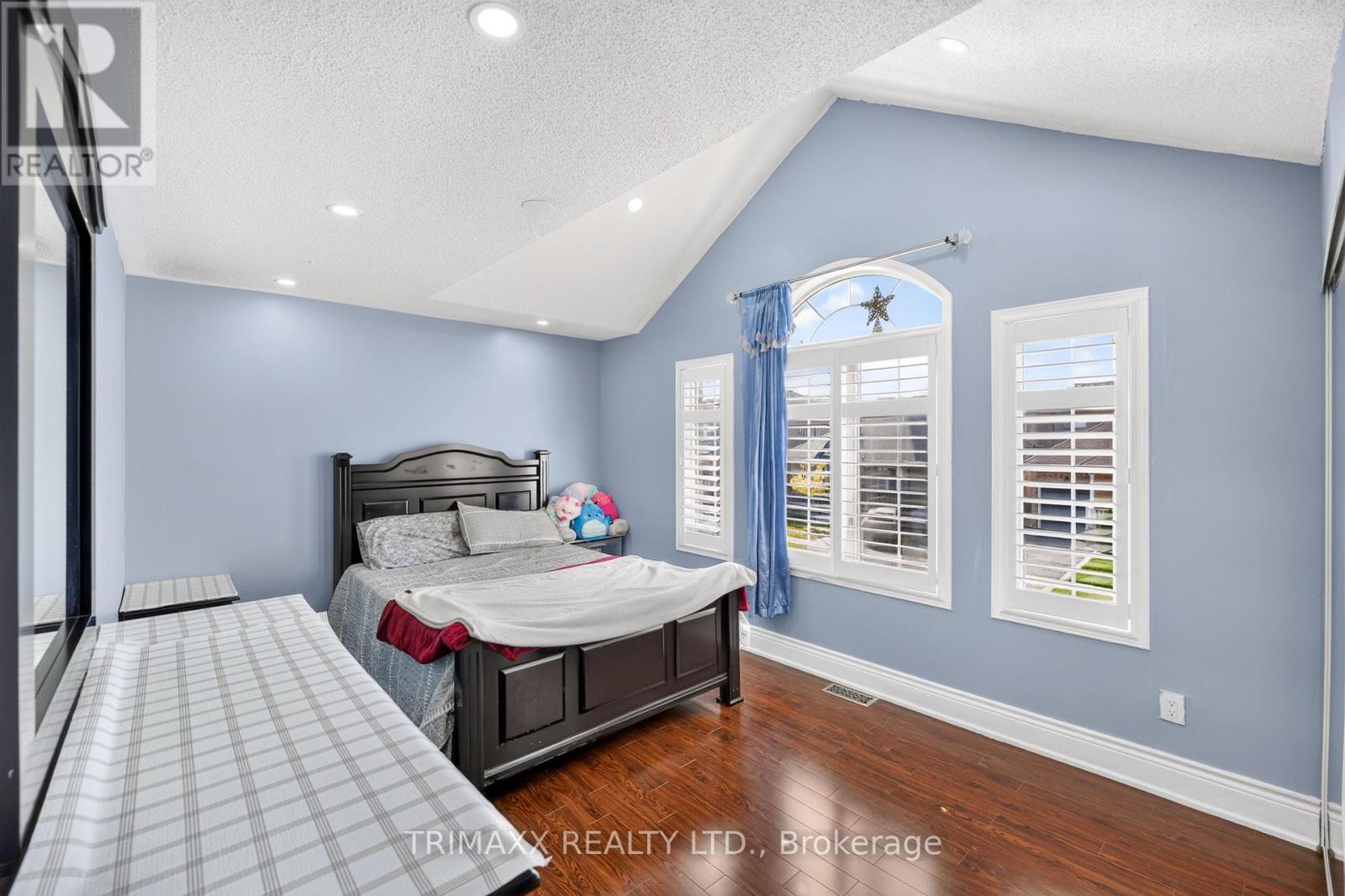 19 Leopard Gate Property Photo 18