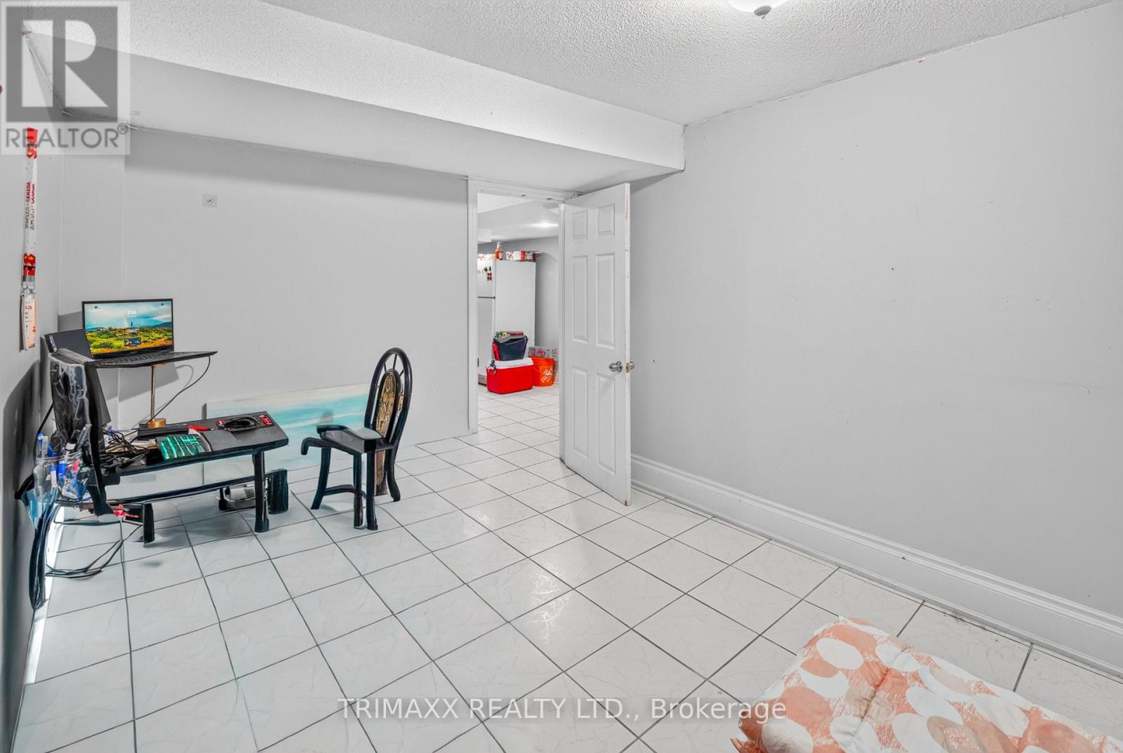 19 Leopard Gate Property Photo 35