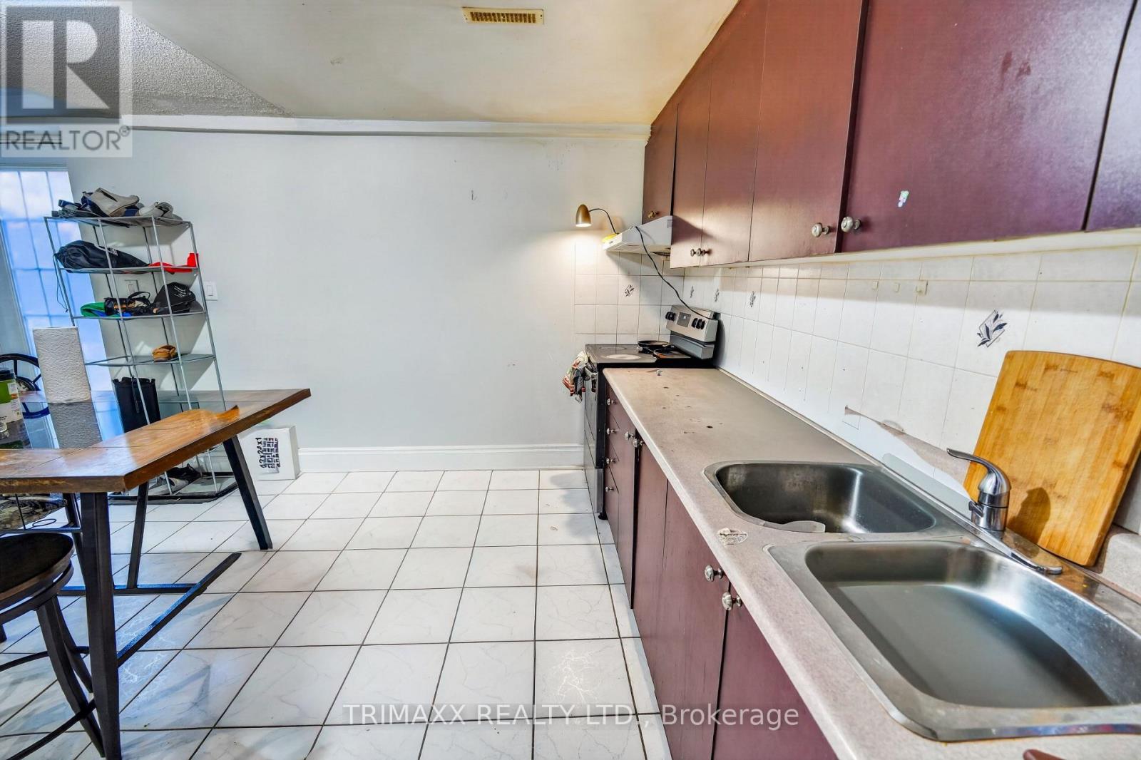 19 Leopard Gate Property Photo 36