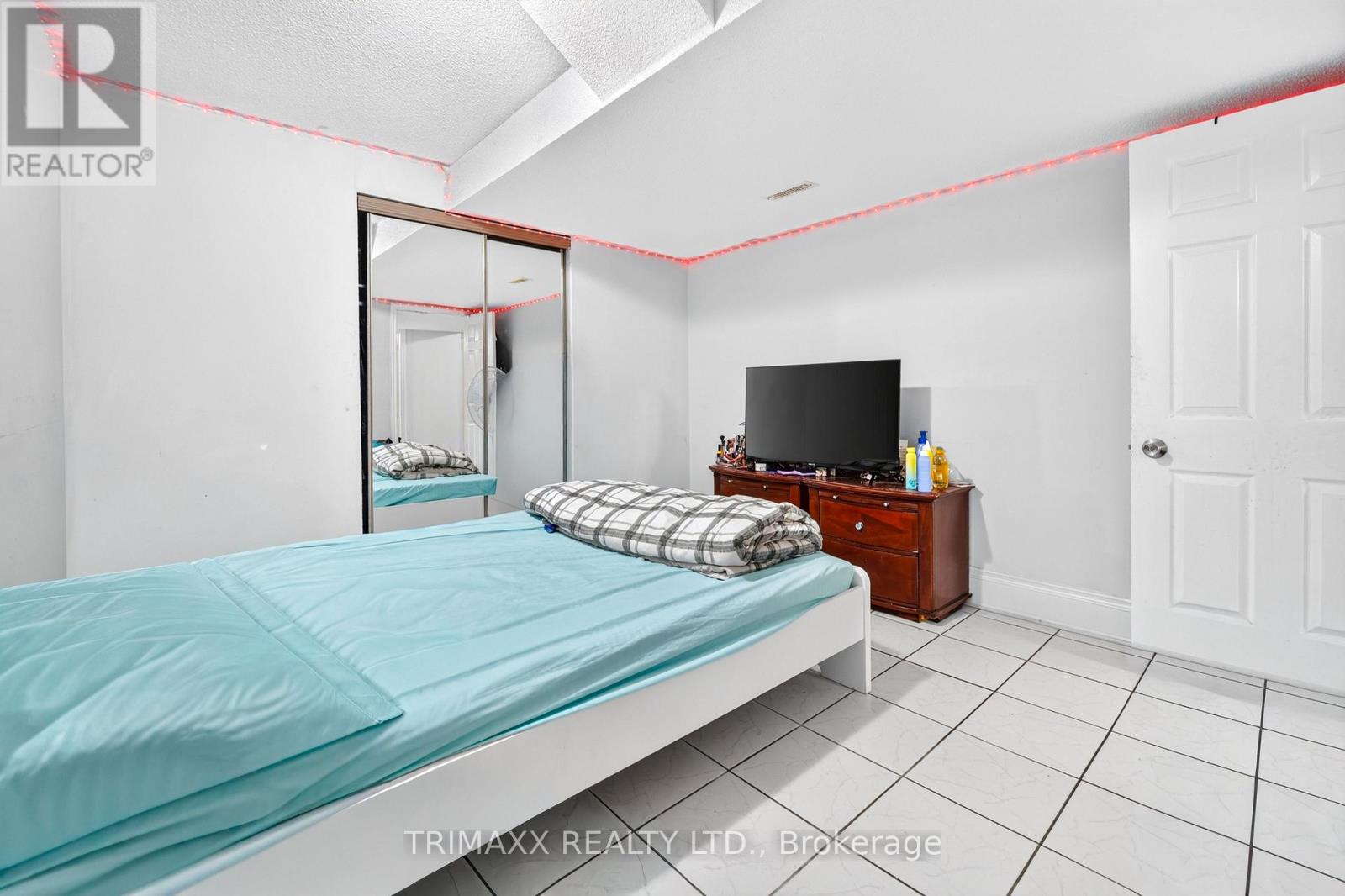 19 Leopard Gate Property Photo 40