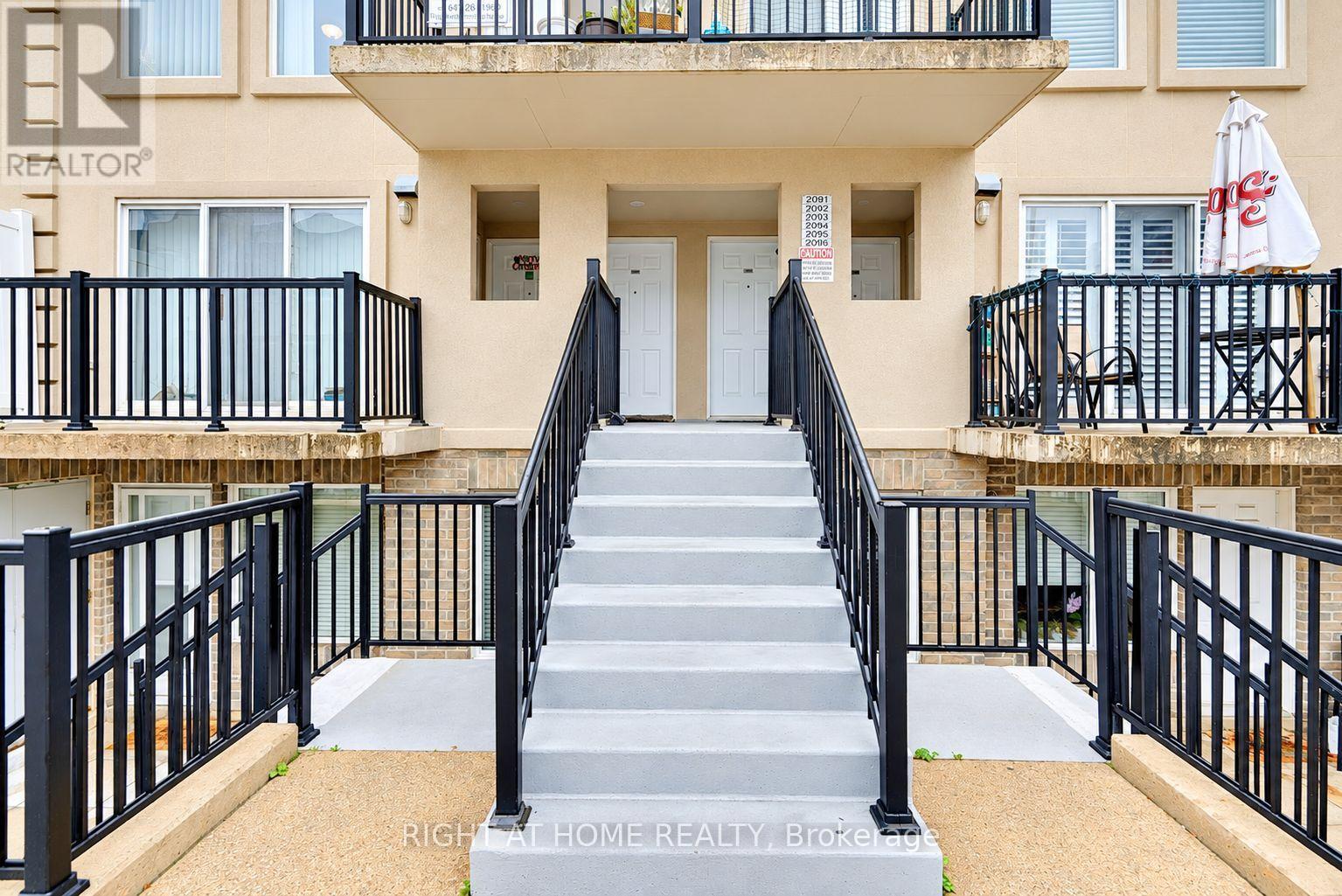 2095 - 55 George Appleton Way Property Photo 2