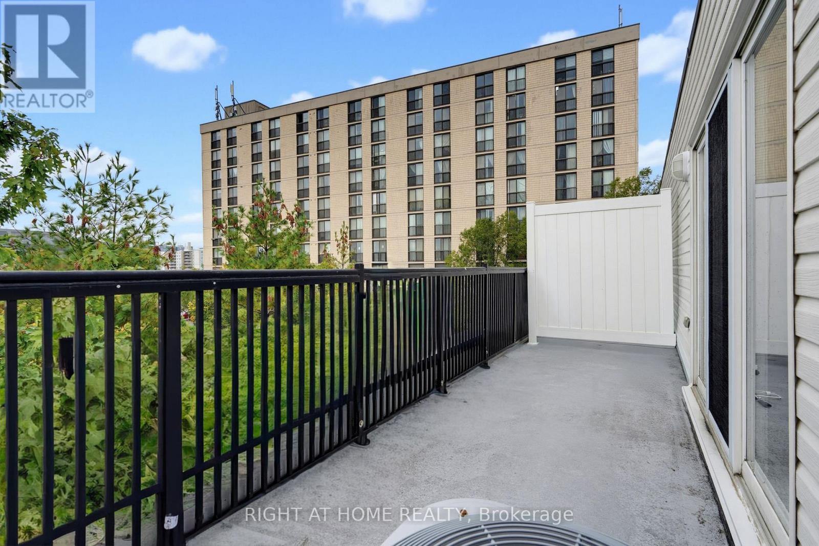 2095 - 55 George Appleton Way Property Photo 20